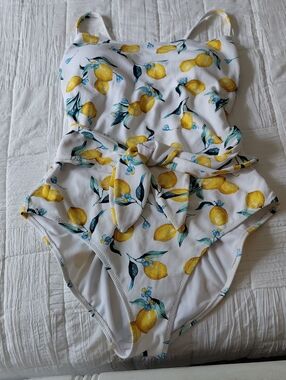 Jessica Simpson Lemon Swimsuit L Excellent Condition